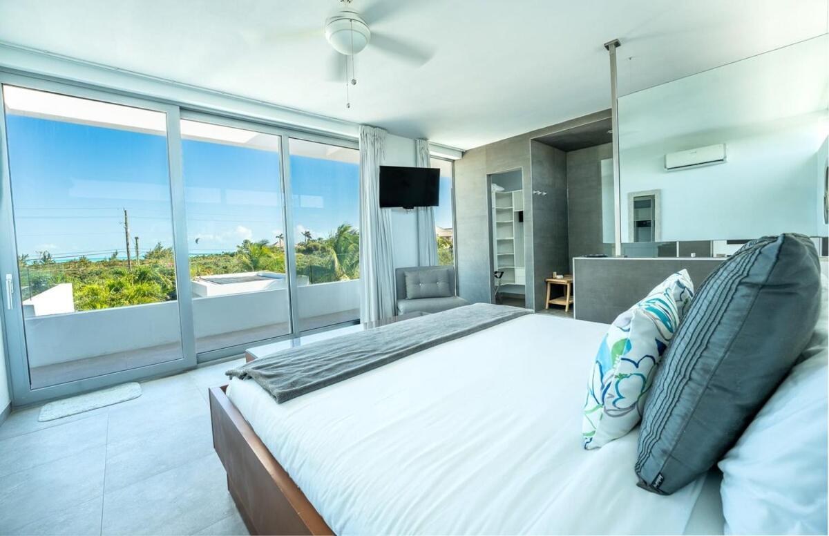 Oceanside 3 Bedroom Luxury Villa With Private Pool, 500Ft From Long Bay Beach -V2 普罗维登西亚莱斯岛 外观 照片